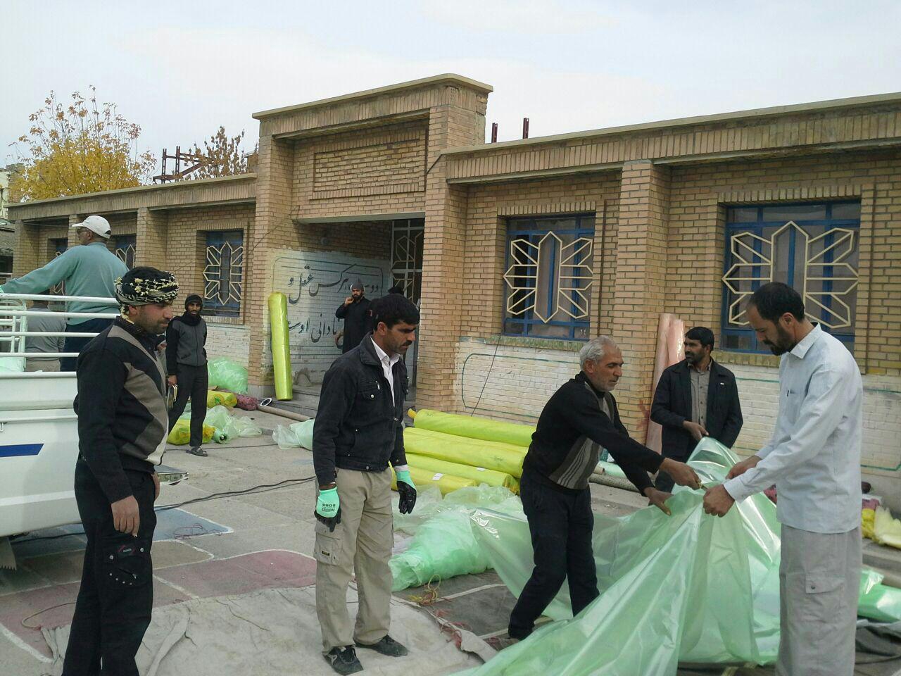 پوشش گلخانه های شهرابریشم  عایق چادرهای مناطق زلزله زده کرمانشاه شد