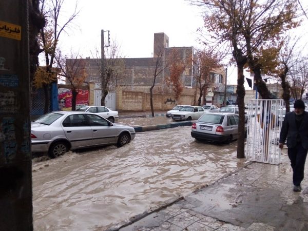آبگرفتگی معابر بعد از بارش باران شب گذشته وصبح امروز در شهر قهدریجان 