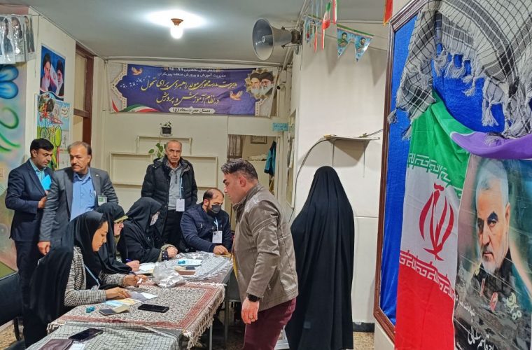 عکس/ شور انتخاباتی در شهر بهاران