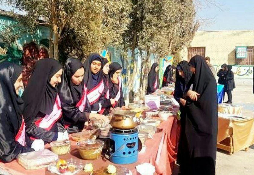 جشنواره غذاهای سالم در روستای جولرستان فلاورجان برگزار شد