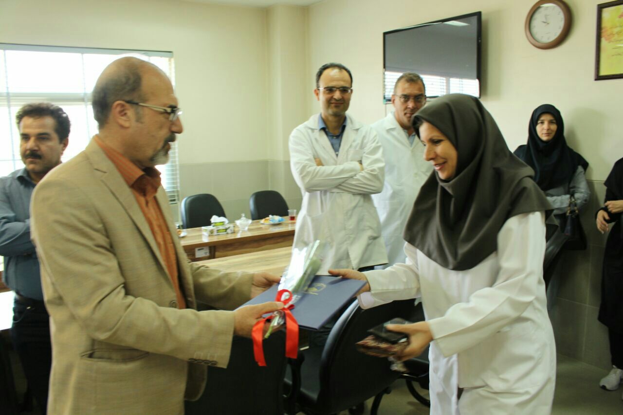 تجلیل از پزشکان  وکارمندان بیمارستان امام خمینی (ره)فلاورجان +تصاویر