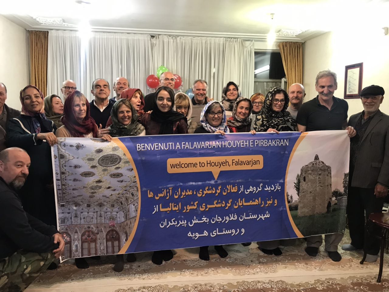 بازدید جمعی از راهنمایان ، مدیران اژانسها و فعالین گردشگری ایتالیا از آثار تاربخی شهرستان فلاورجان