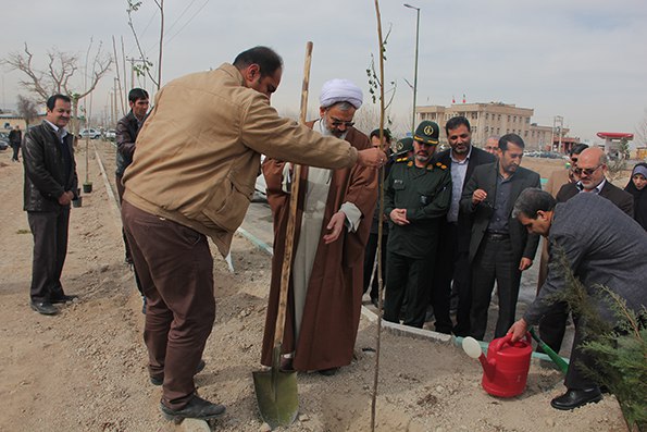 مراسم روز درختکاری در فلاورجان  برگزار شد