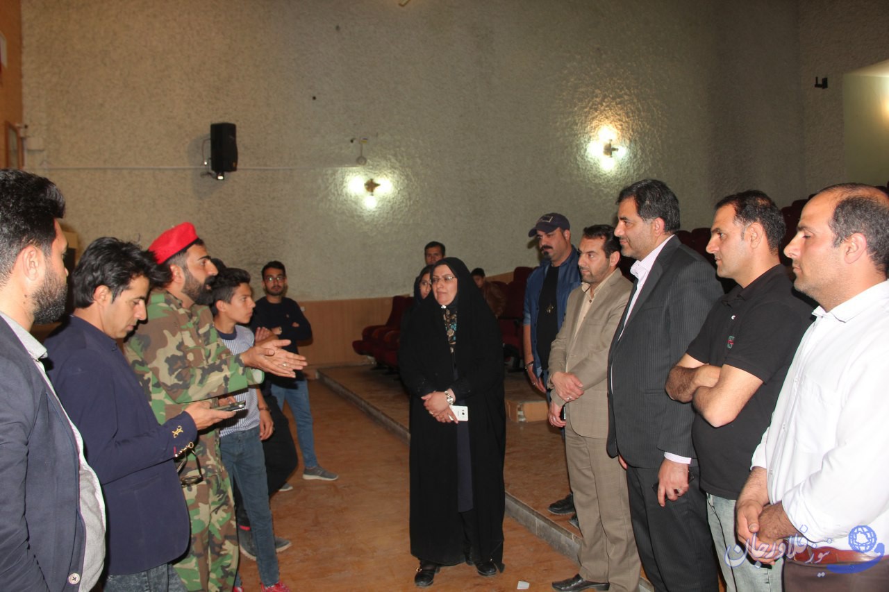 حضور شهردار و اعضای شورای شهر فلاورجان در تئاتر سربازان فراری