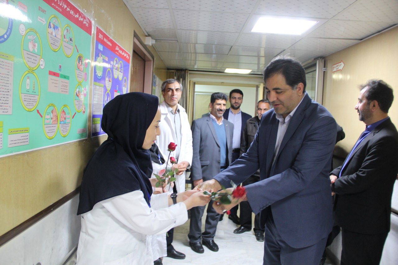 تجلیل از پرستاران بیمارستان امام  خمینی (ره ) شهر فلاورجان  به روایت تصویر