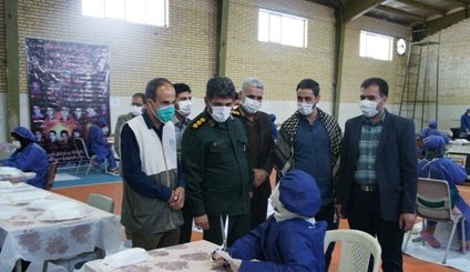 فرمانده ناحیه مقاومت بسیج فلاورجان از کارگاه تولید ماسک بازدید کرد +تصویر