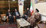 امام جمعه اصفهان: راه رشد انسان کتاب است
