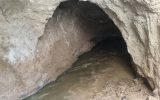 ریزش آسفالت خیابان شهید قدوسی آپادانا به دلیل فرسودگی خط لوله فاضلاب