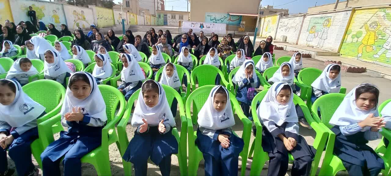 جشن باشکوه شکوفهها؛ آغاز سفر علم برای ۳۵۰ نوآموز اردستانی