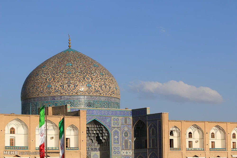 پلهها و دیوارها سدهایی میان معلولان و میراث اصفهان
