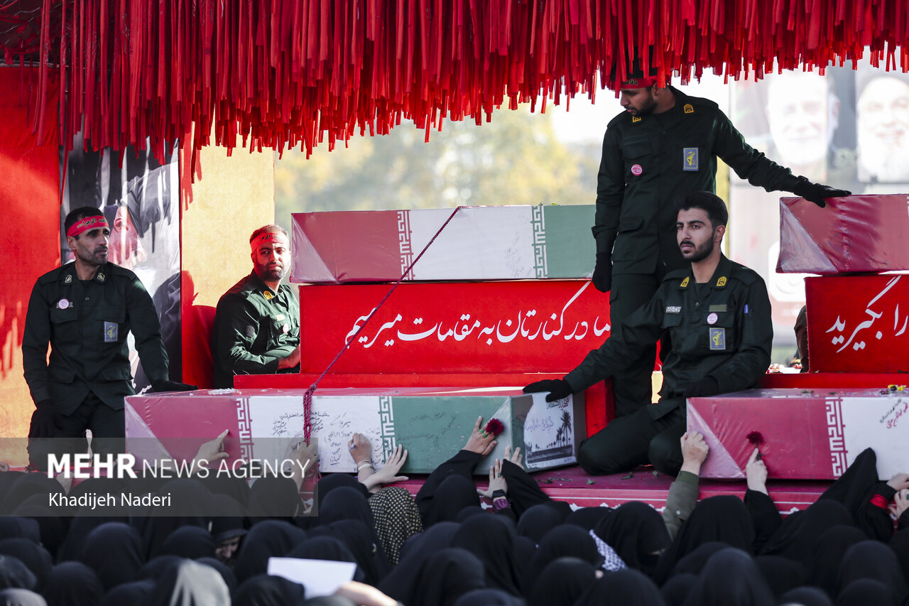 اشک بر مادر سادات، سلام بر بی‌نام‌های آشنا