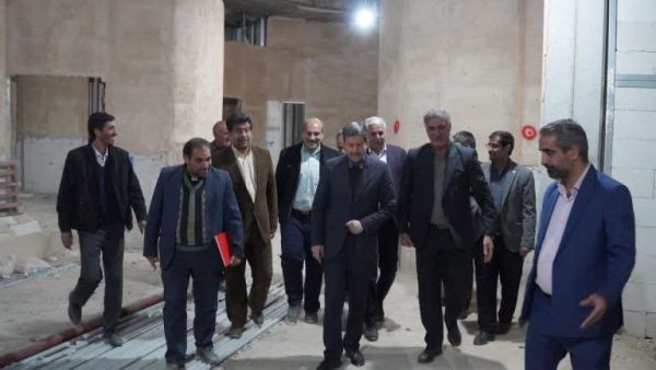 بازدید میدانی استاندار اصفهان از پروژه‌های نیم‌همتی قهدریجان در سفر به فلاورجان