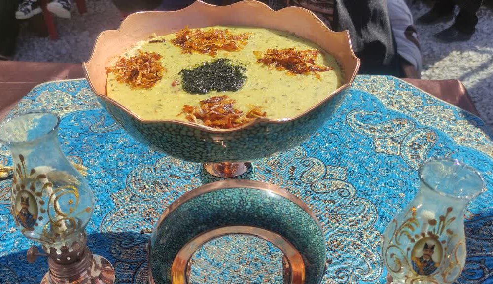 تصاویر :جشنواره چهل آش و آیین سمنوپزان شهر طاد