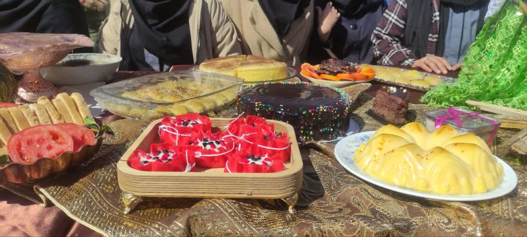 تصاویر :جشنواره چهل آش و آیین سمنوپزان شهر طاد