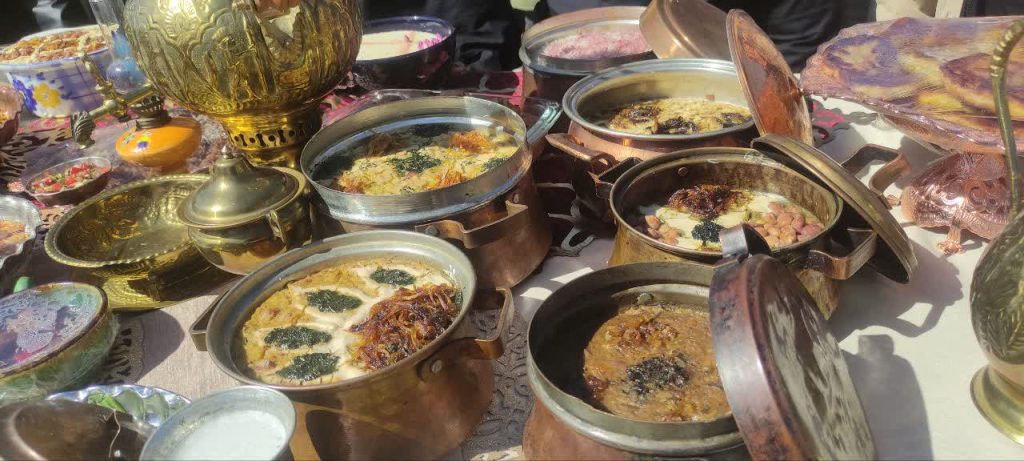 تصاویر :جشنواره چهل آش و آیین سمنوپزان شهر طاد
