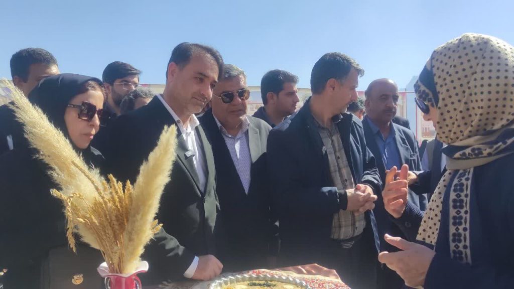 تصاویر :جشنواره چهل آش و آیین سمنوپزان شهر طاد