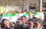 دل‌تنگی‌ها و افتخار دختر شهید از فراق پدرش  در آیین تشییع