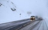 بارش برف در محورهای غرب اصفهان؛ رانندگان با احتیاط تردد کنند