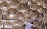 آغاز مرمت اضطراری مقرنس و آینه‌کاری تالار ستون‌دار کاخ چهل‌ستون اصفهان