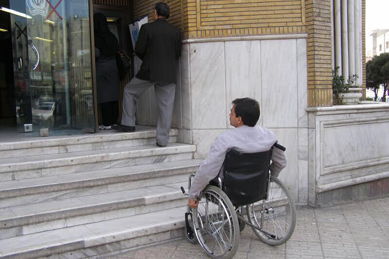 اختلاف بر سر مناسب‌سازی معابر در فریدن؛ بهزیستی: شهر ناامن است - تصویر