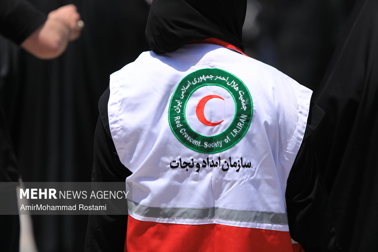 هلال احمر اصفهان به ۱۶ حادثه‌دیده خدمات‌رسانی کردند - تصویر