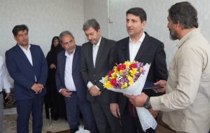 دیدار وزیر ارتباطات با خانواده شهید عابدی / افتتاح فیبر نوری در ۸ روستای فلاورجان