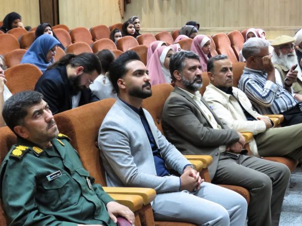رونمایی از کتاب «آن سوی خاکریزها» در پیربکران / روایت پنج رزمنده دفاع مقدس